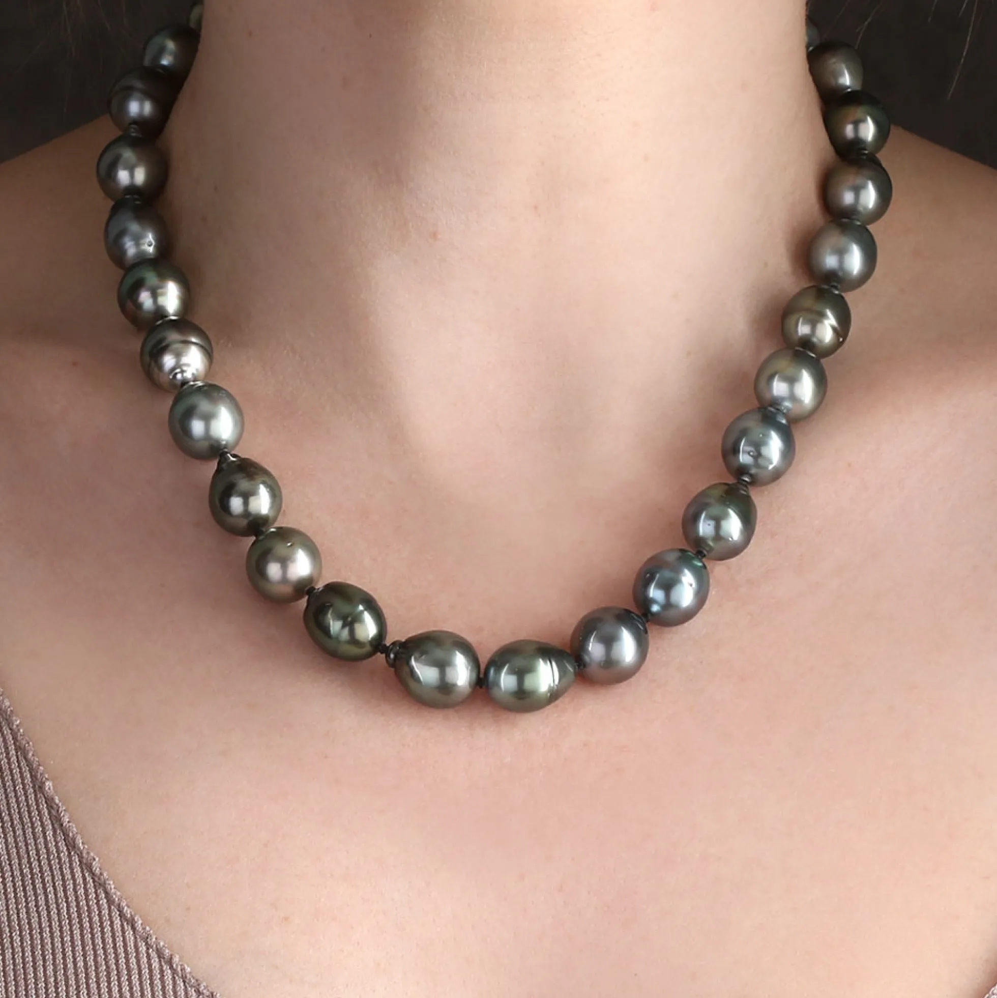 Cultured South Sea Tahitian Pearl Strand 14K, 18"