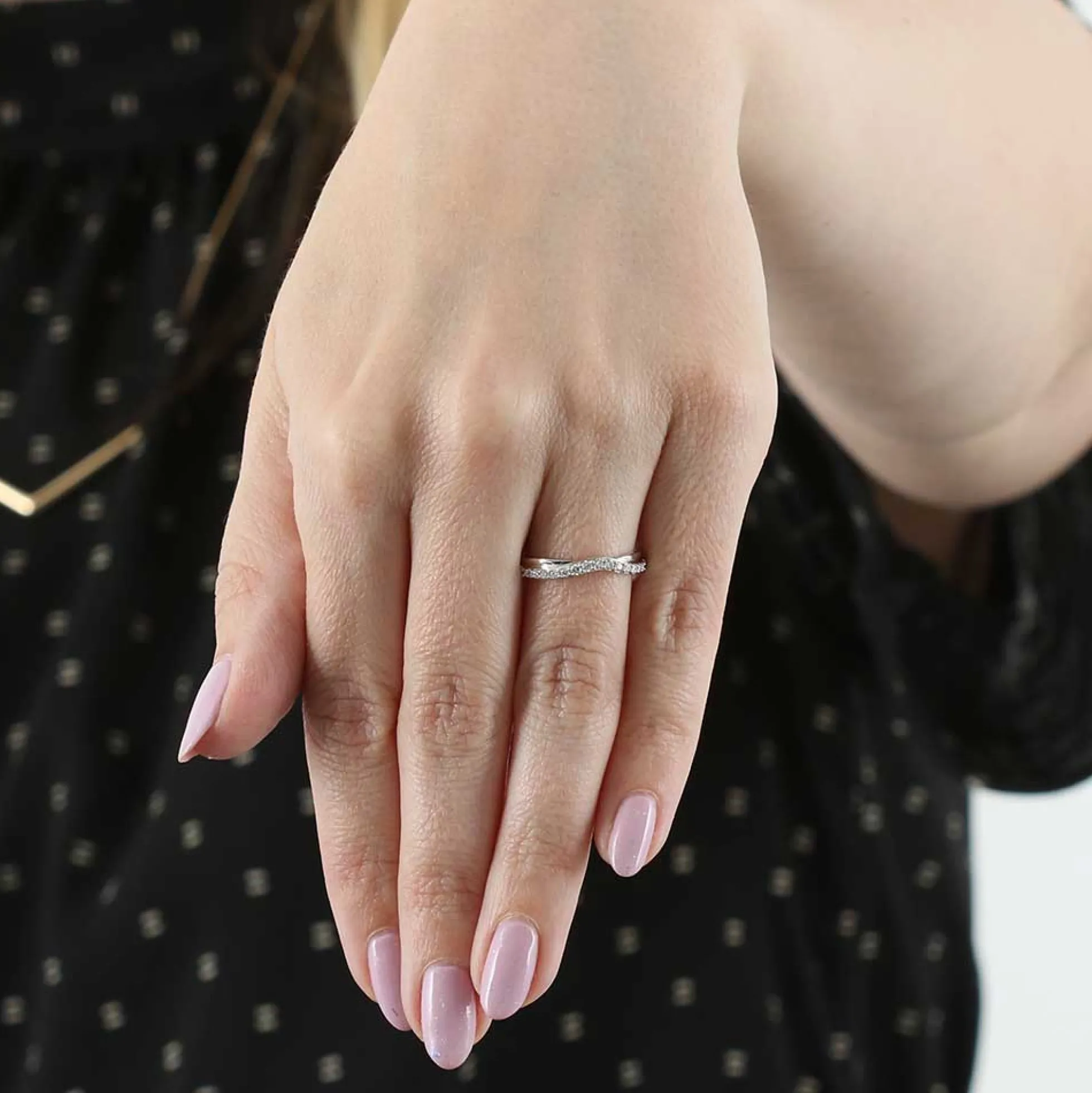 Diamond Contour Band 14K