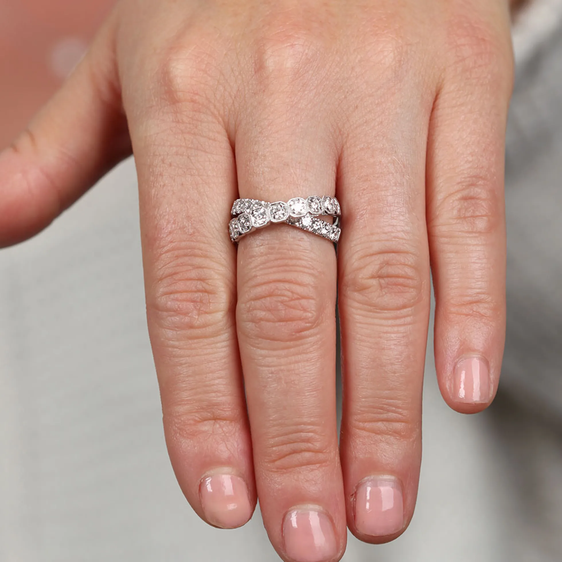 Diamond Crossover Band 14K
