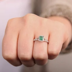 Emerald & Diamond Ring 14K