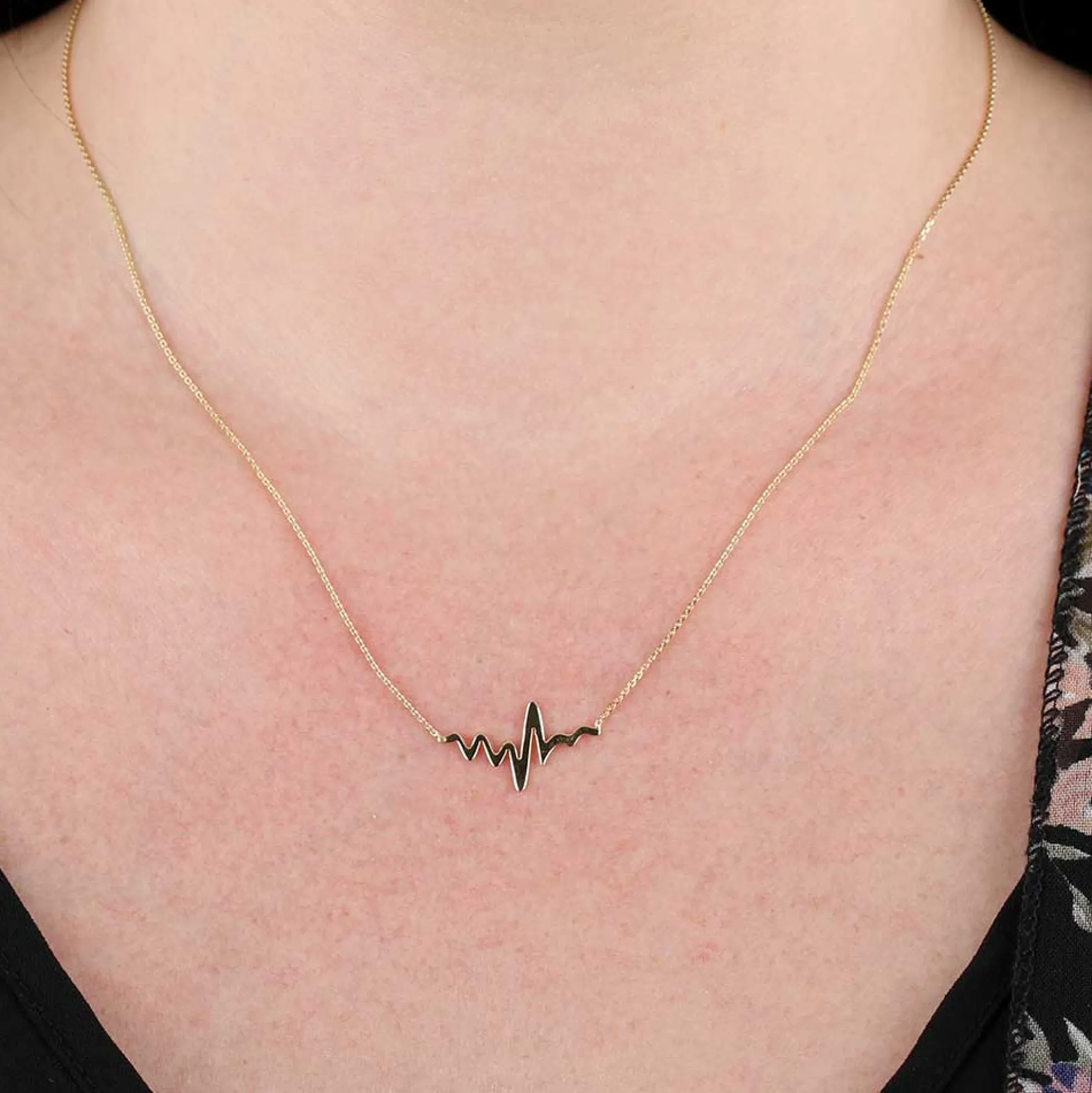 Heartbeat Necklace 14K