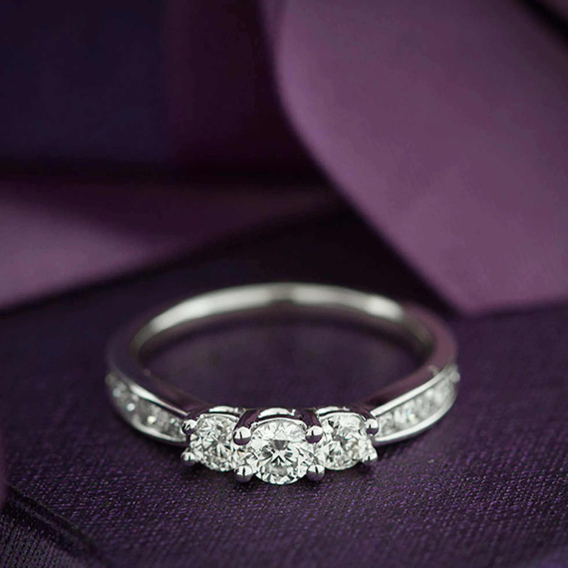 Ikuma Canadian Diamond 3-Stone Ring 14K