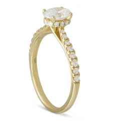 Oval Diamond Ring in 14K Yellow Gold